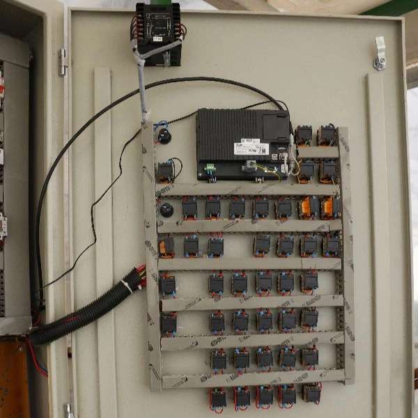 اجرا برق کارخانجات و گلخانه ها