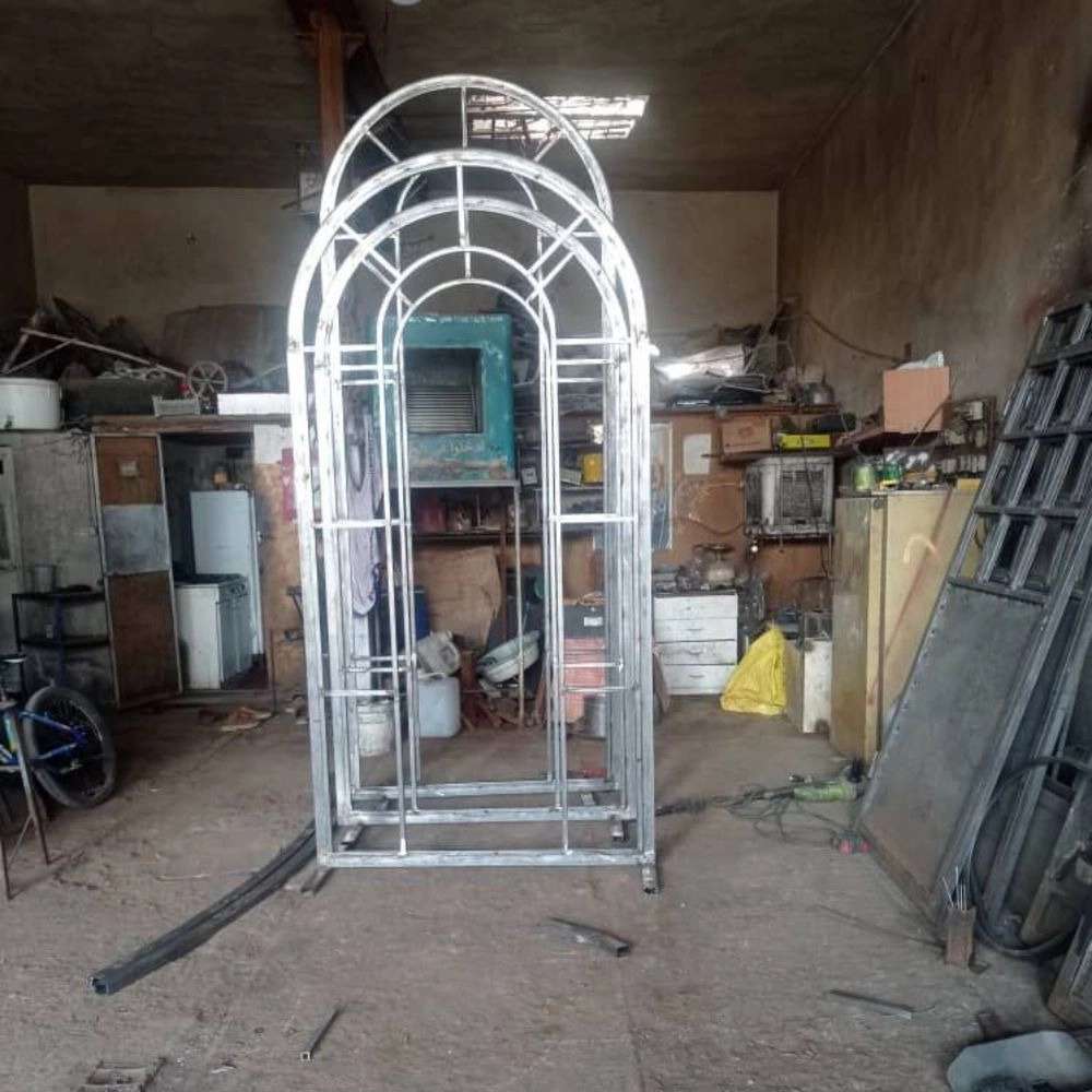 درب و نرده و پله گرد گروه صنعتی صاحب الزمان