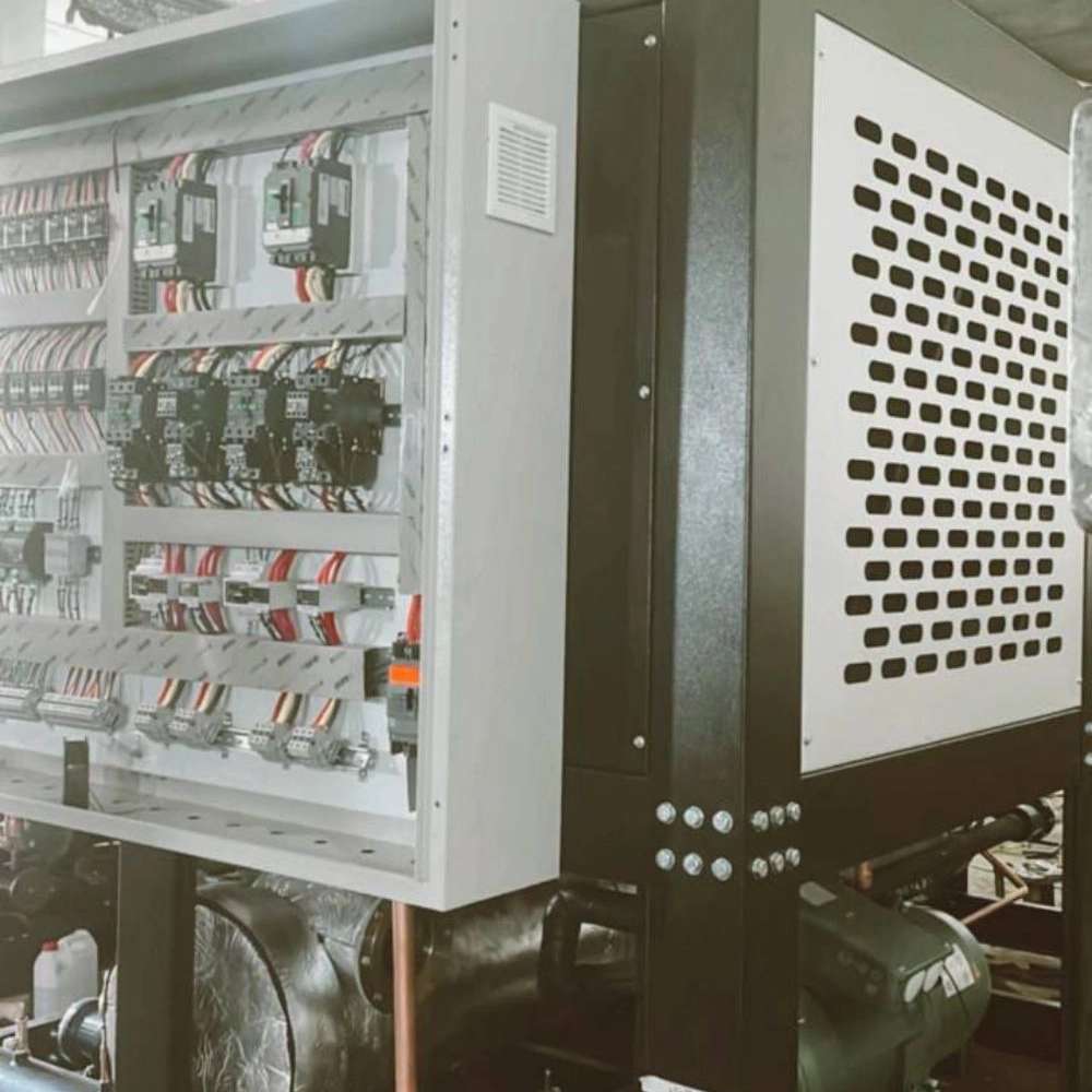 تابلو برق چیلر 140 تن هواخنک مجهز به PLC