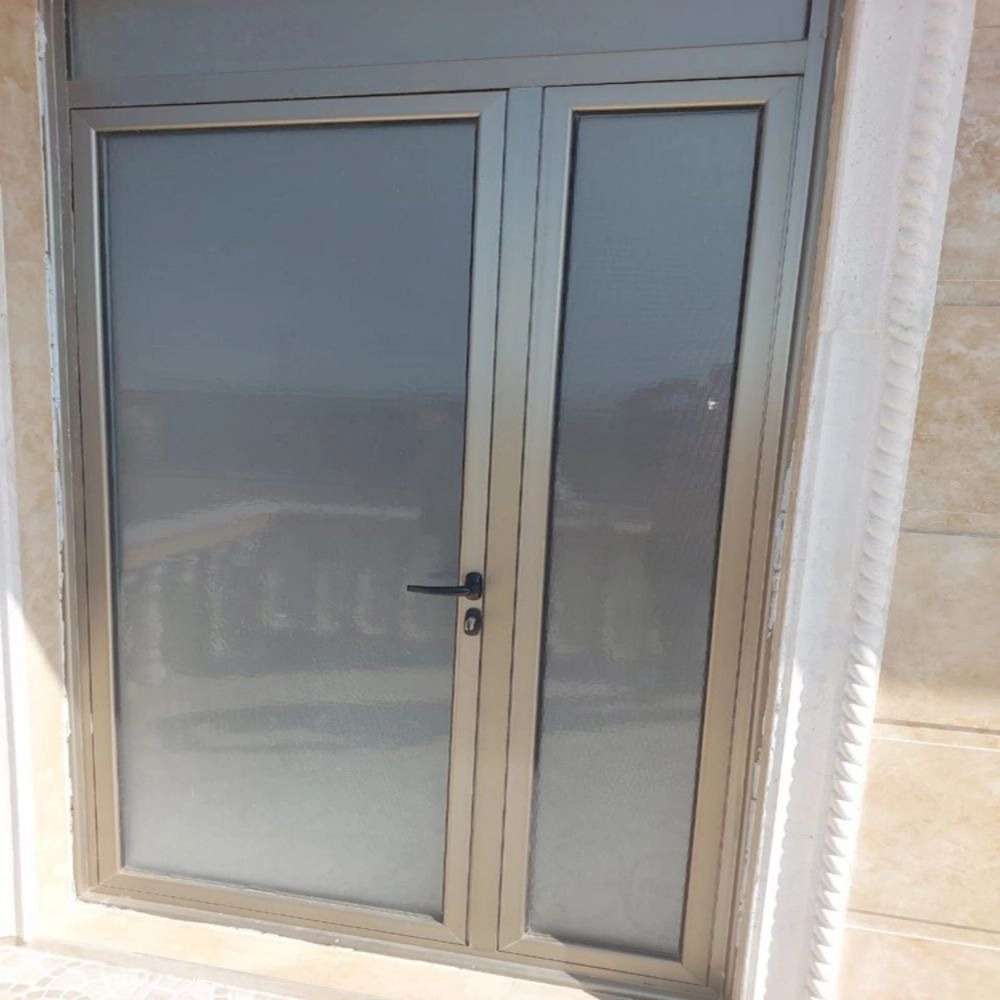 گروه تولیدی صنعتی درب و پنجره آراز در اردبیل
