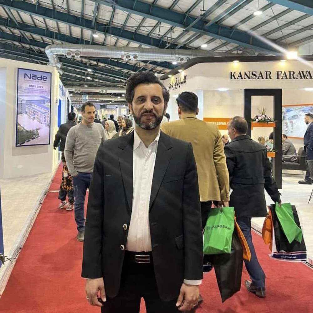 حضور مدیرعامل شرکت فیلتر آسمان ابی در نمایشگاه کاشی و سرامیک استان یزد