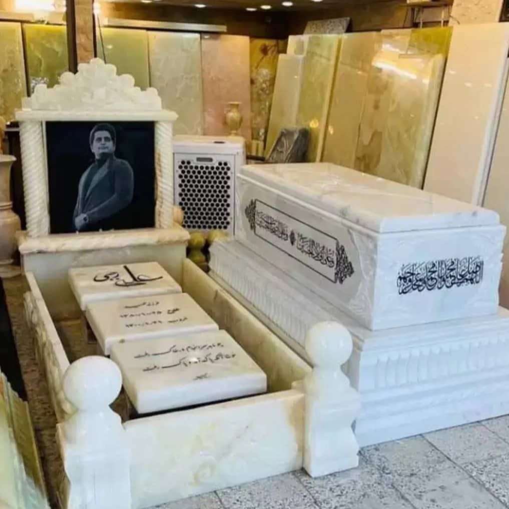 سنگ مزار سفید