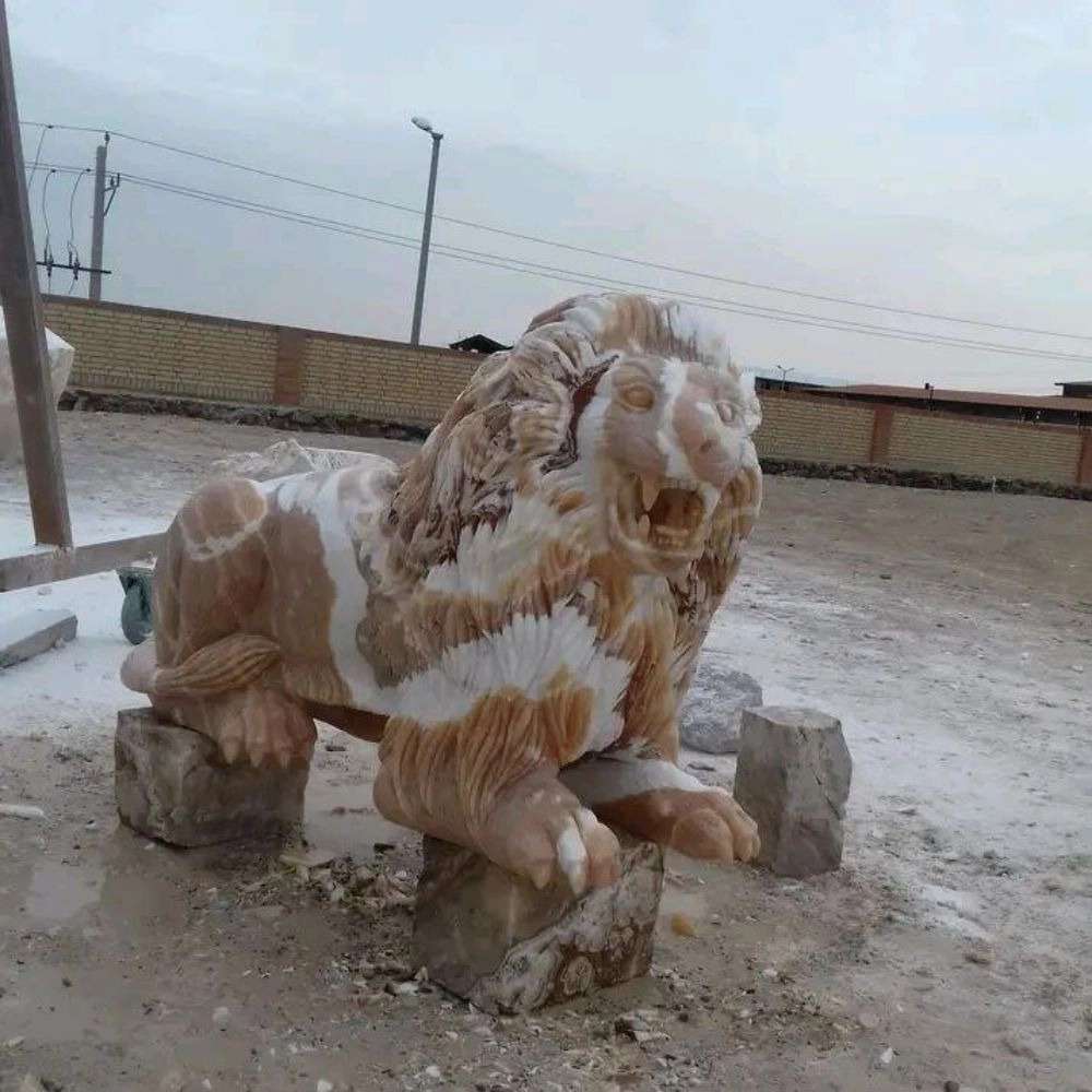 مجسمه های سنگی