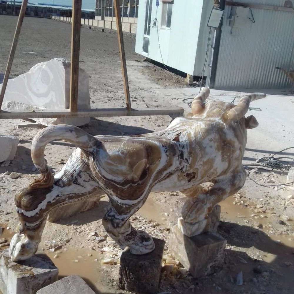 مجسمه های سنگی
