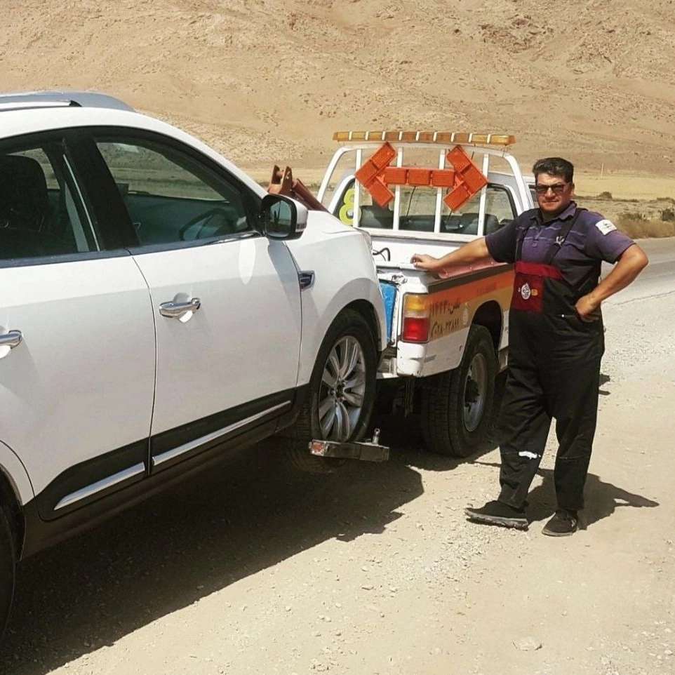 حضور امداد خودرو قزوین نماینده کانون جهانگردی و اتومبیلرانی در اولین نمایشگاه خودرو های کلاسیک استان قزوین