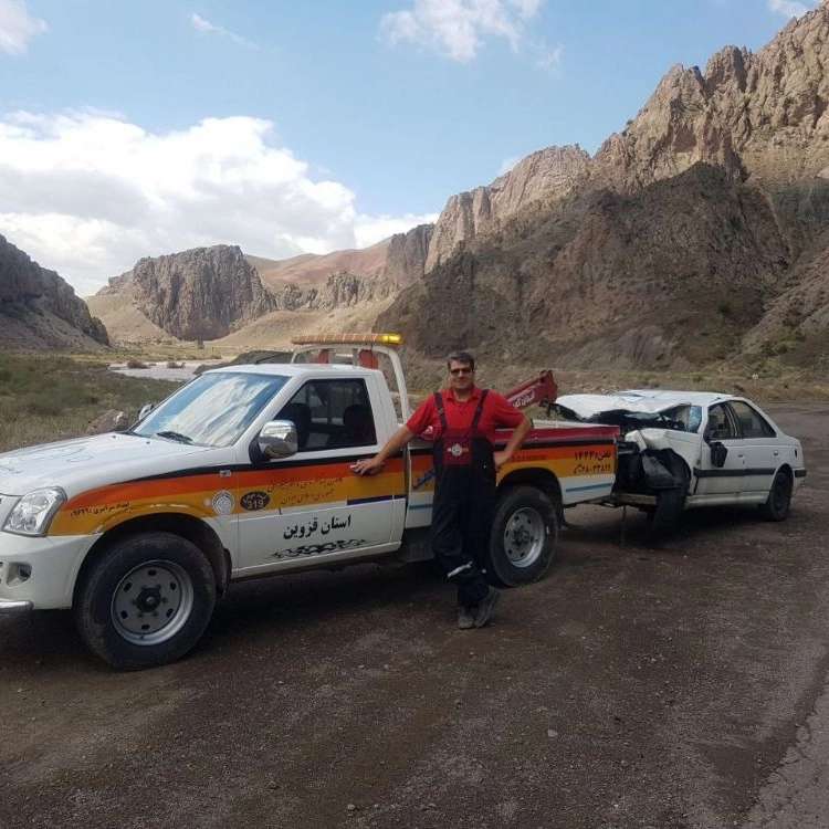حضور امداد خودرو قزوین نماینده کانون جهانگردی و اتومبیلرانی در اولین نمایشگاه خودرو های کلاسیک استان قزوین