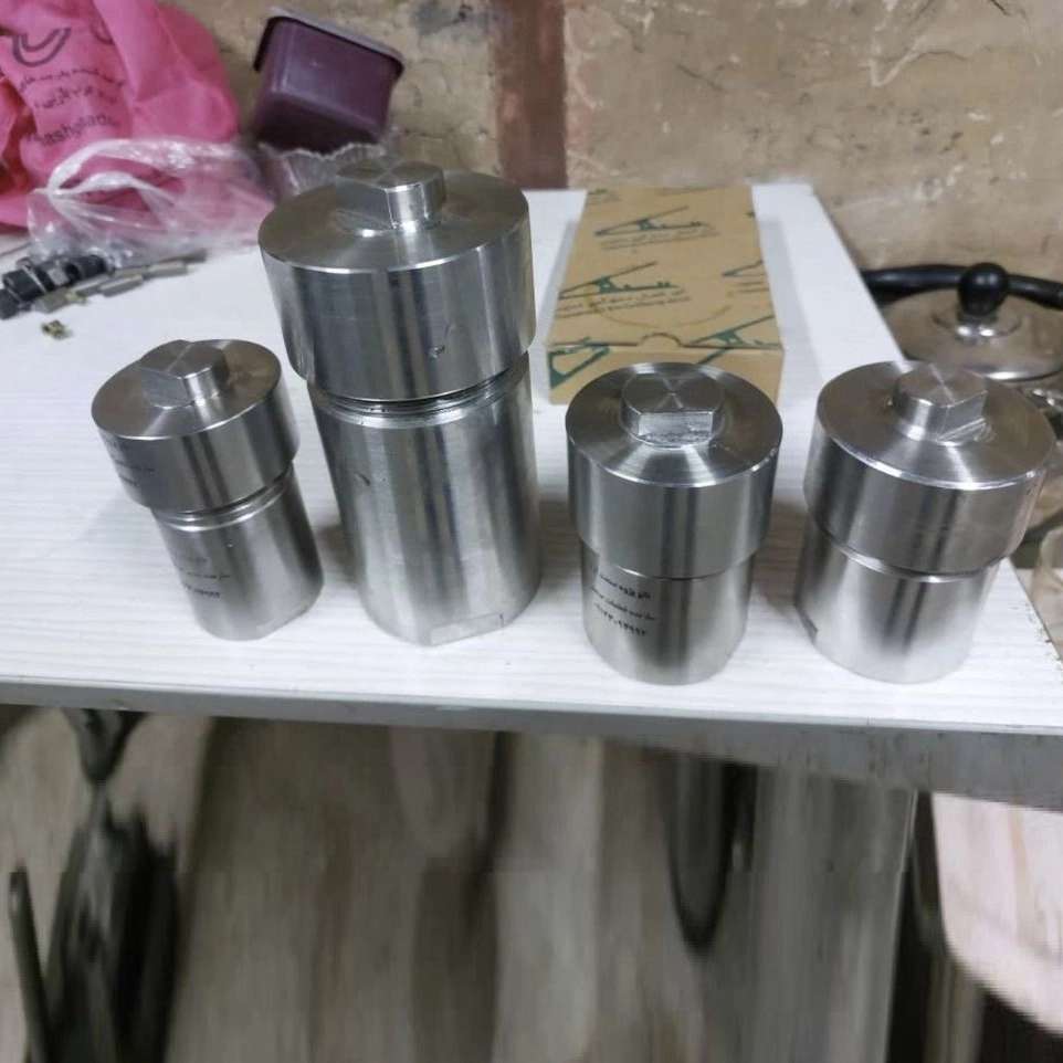 طراحی و ساخت انواع قطعات صنعتی و آزمایشگاهی و پزشکی