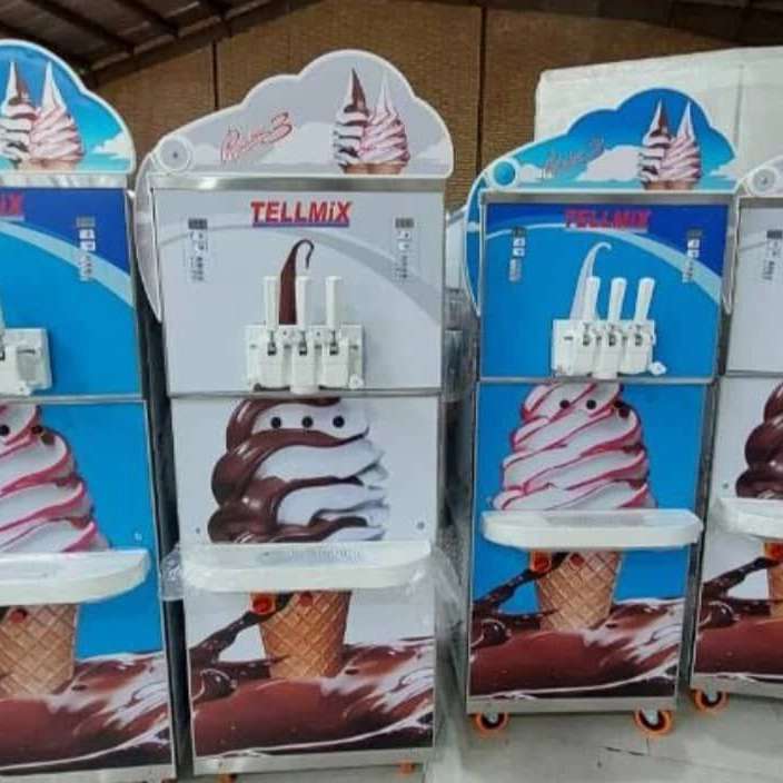 دستگاه بستنی قیفی