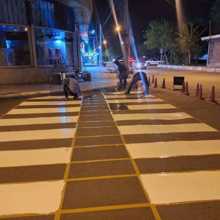 رنگهای ترافیکی و خطوط خیابانی