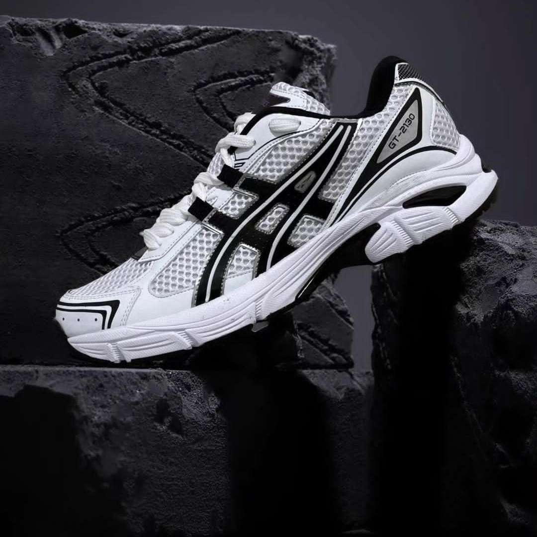 خرید کفش و کتونی ورزشی زنانه مردانه بزرگسال در تهران