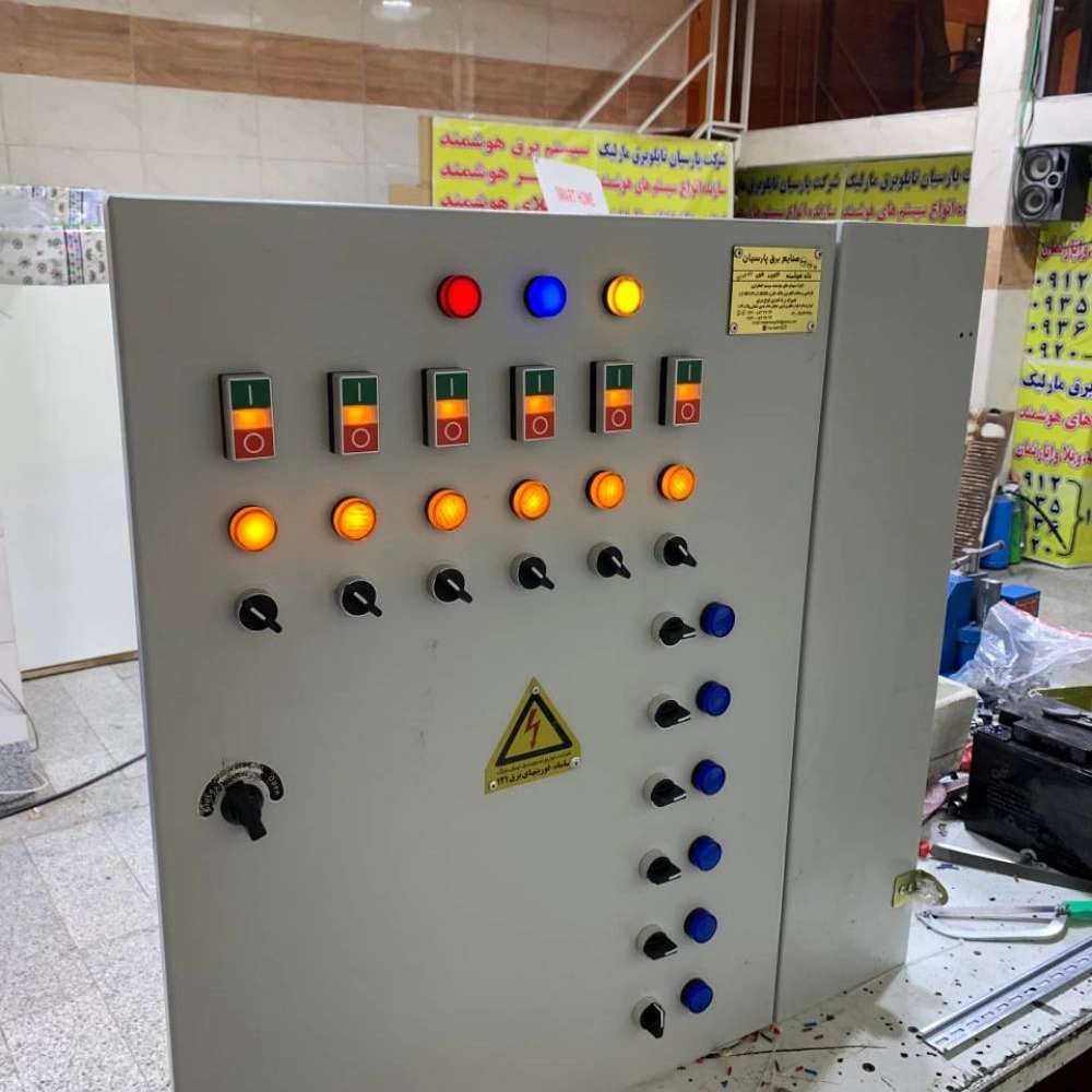 نکات کلیدی در انتخاب و خرید تابلو برق صنعتی برای کارخانه‌ها