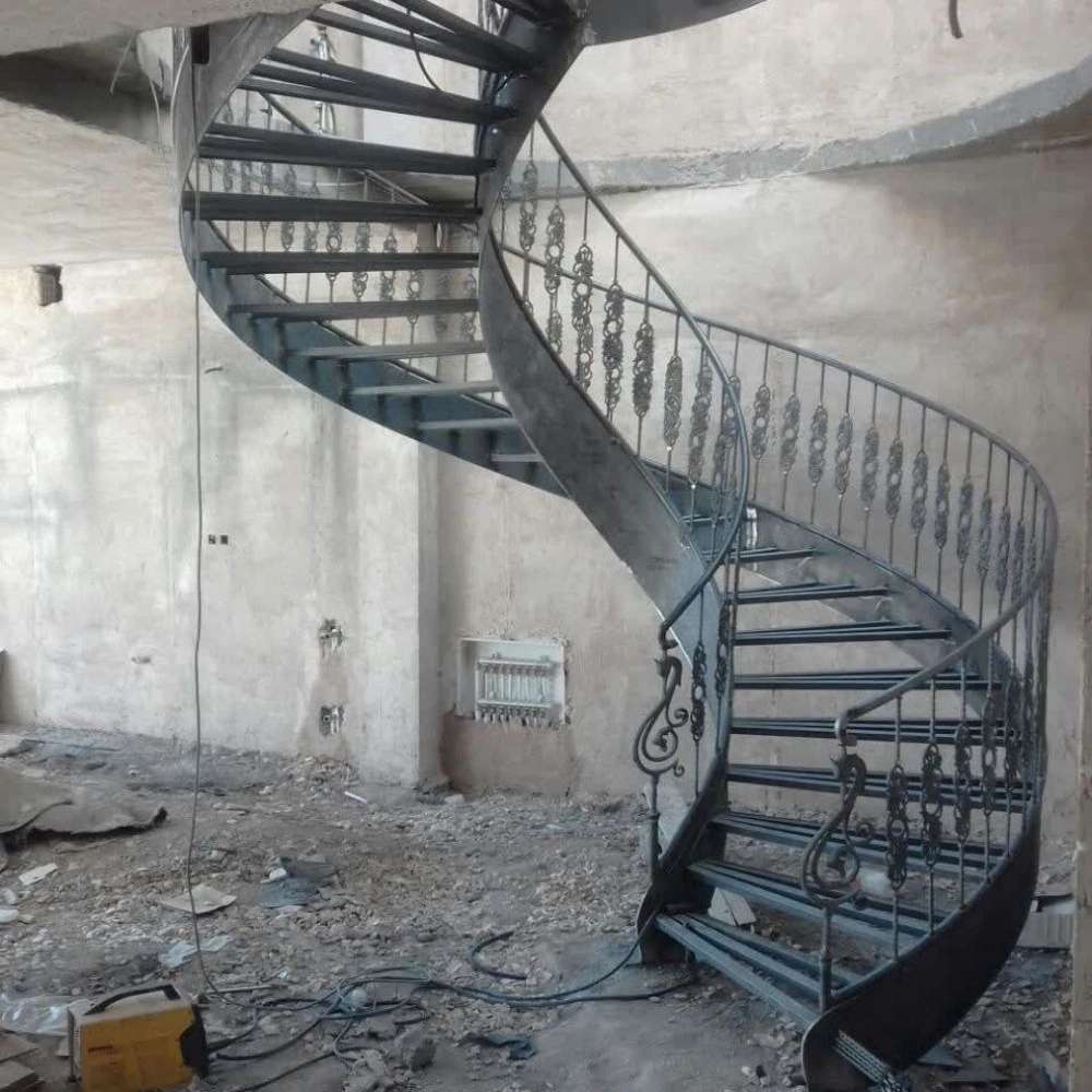 پله پیچ و پله گرد فراز پله