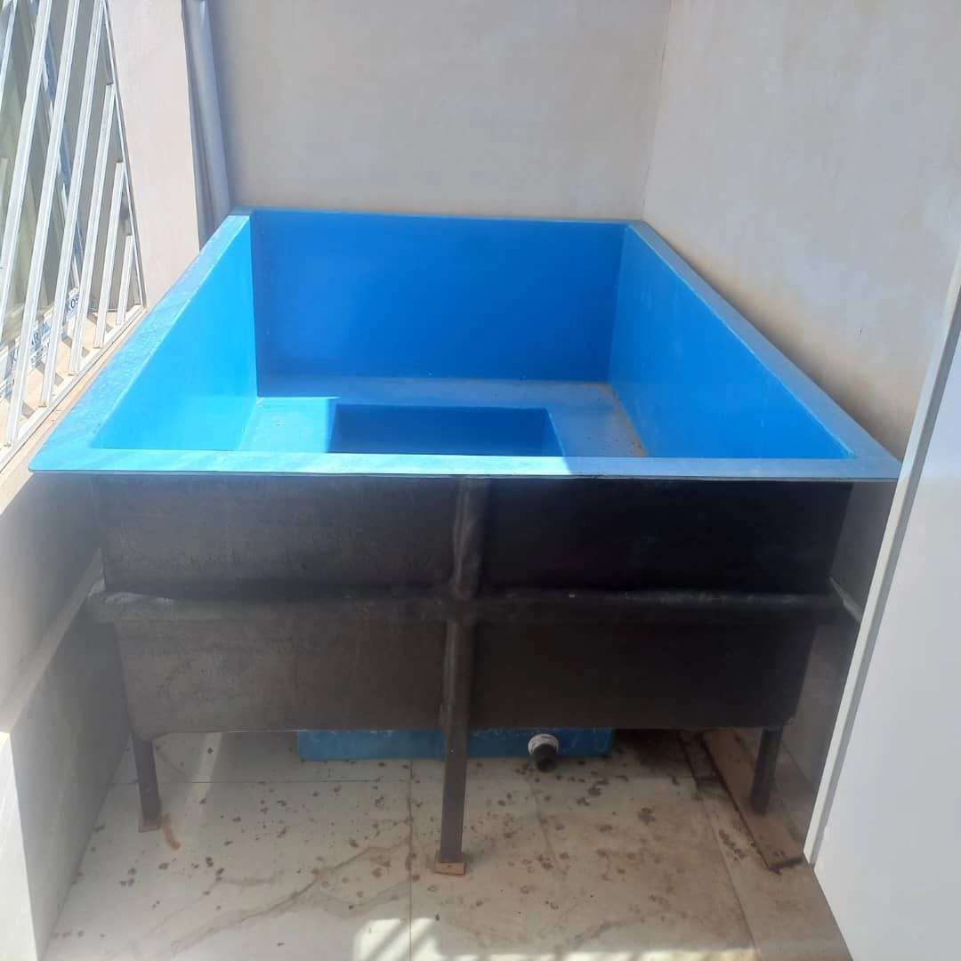 فایبر گلاس تک