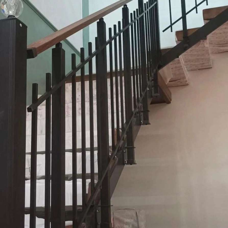 نرده استیل مرکزی
