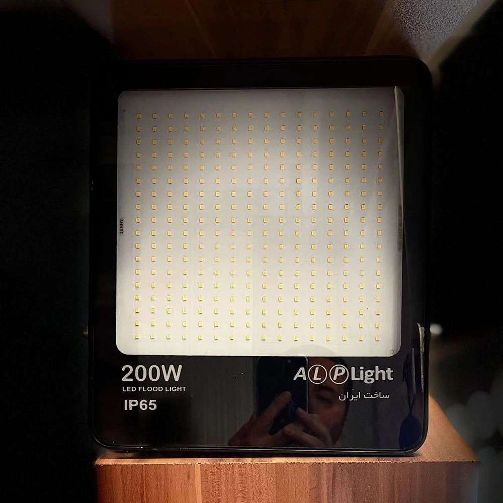 قیمت پروژکتور LED