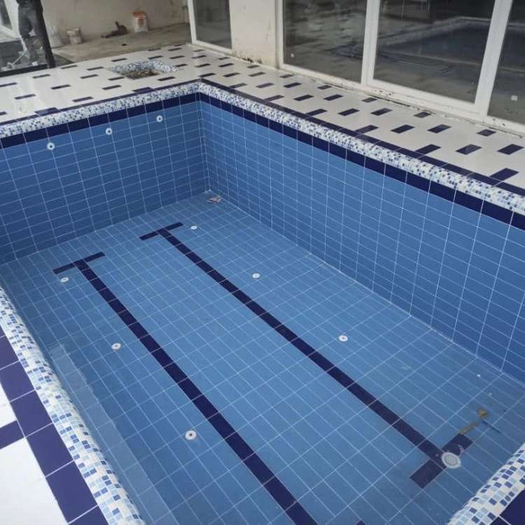 ساخت استخر روباز و سرپوشیده در تنکابن