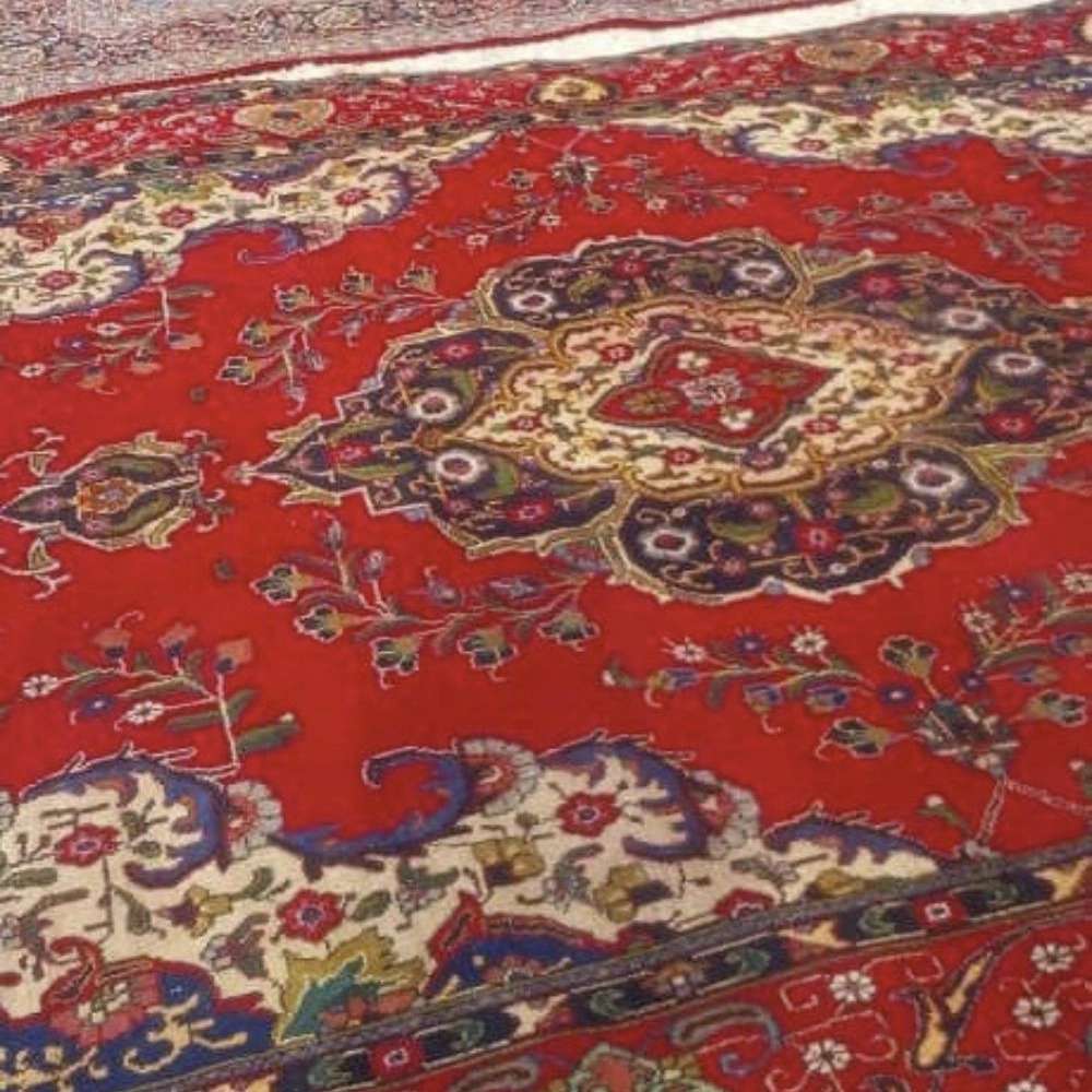 قالیشویی و مبلشویی فرش آرا و اندیشه دارای دو شعبه در شیراز