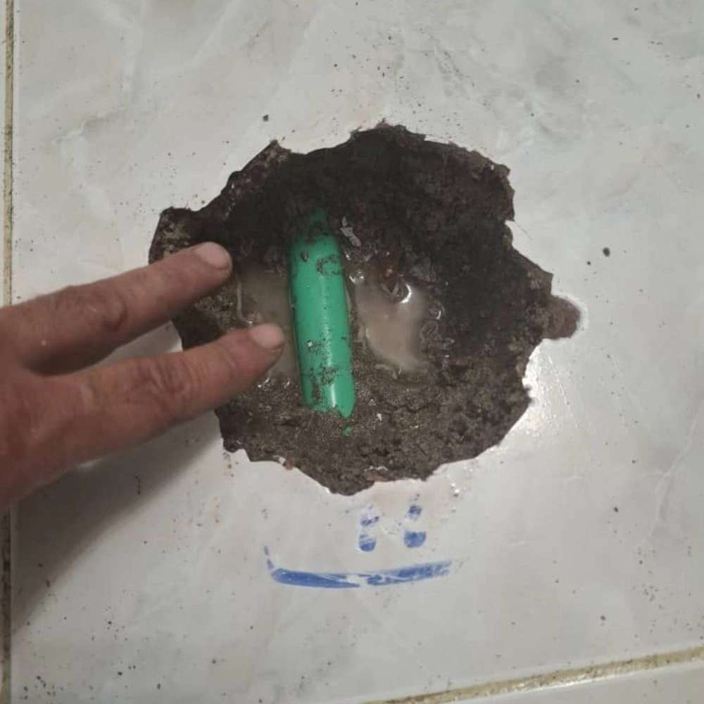 لوله بازکنی با دستگاه تراکم هوا در رشت