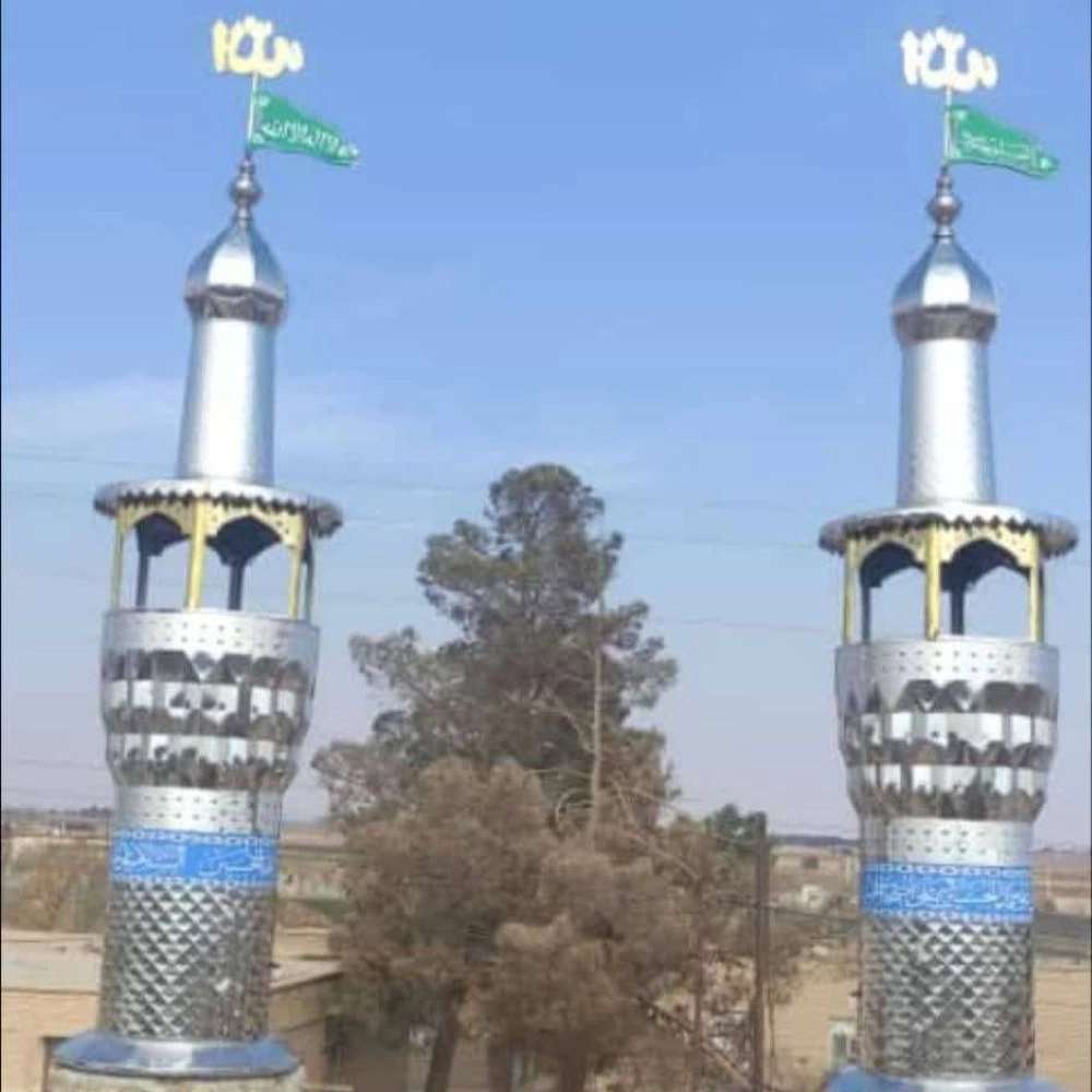 گلدسته با روکش استیل نقره ای قطر دایره ۱.۵متر به ارتفاع ۷متر