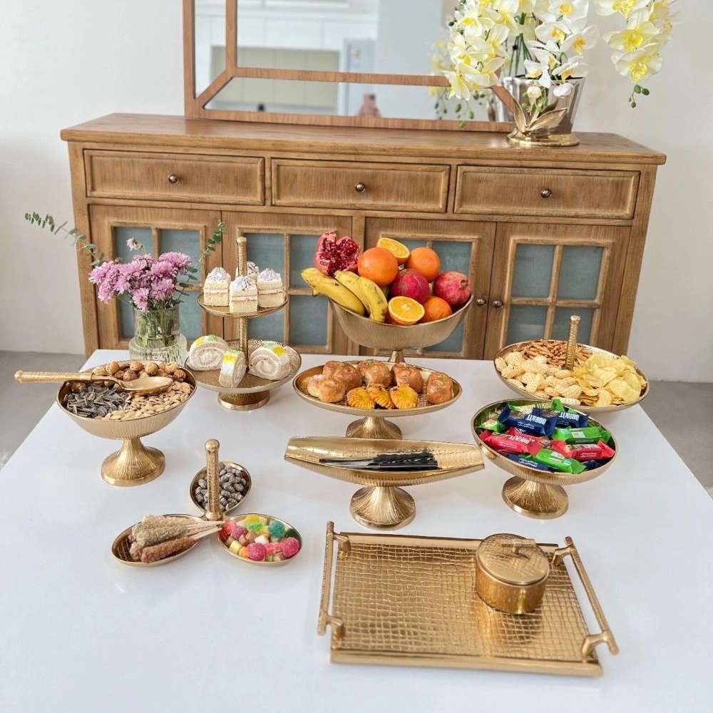 سرویس پذیرایی چرمی طلایی یازده پارچه