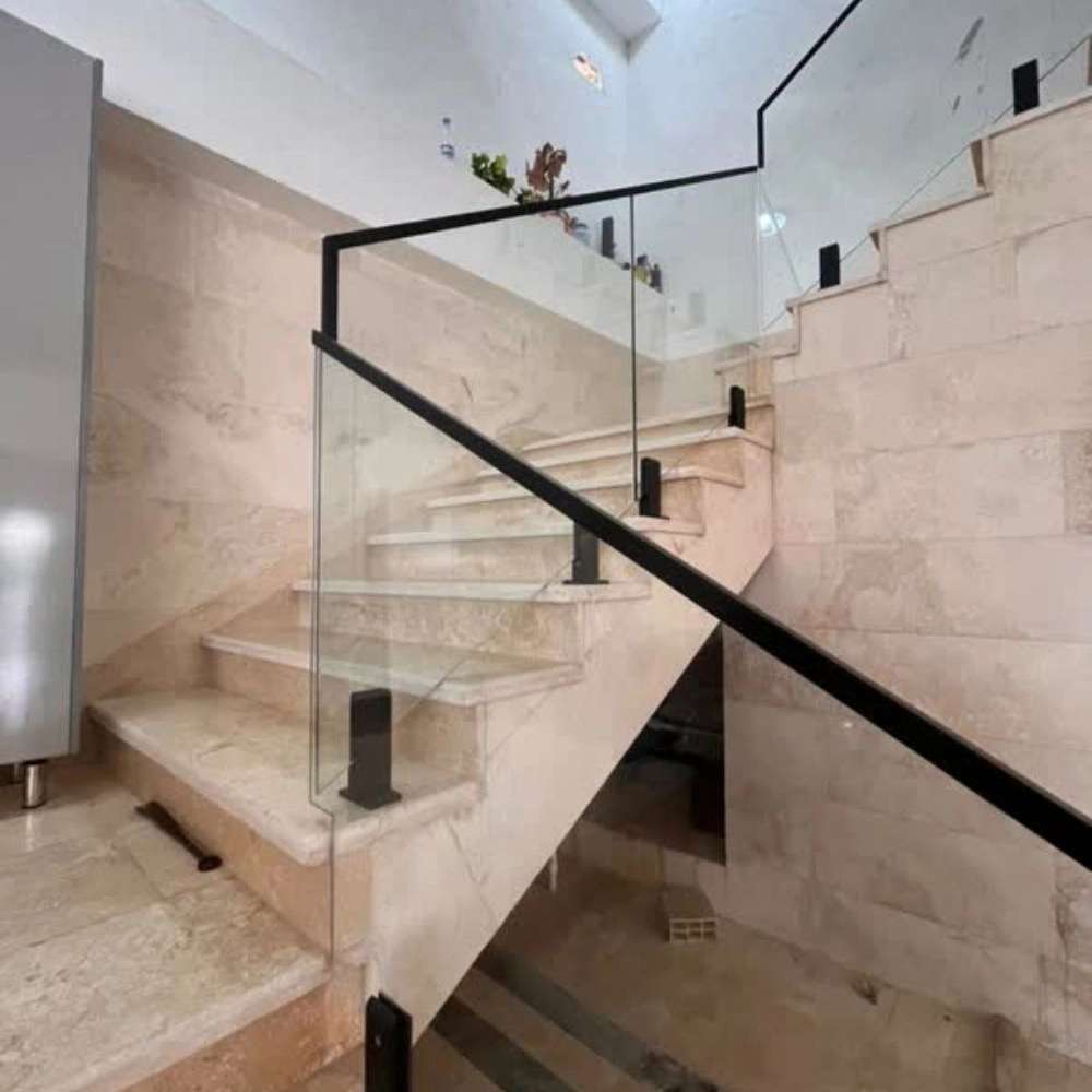 نرده شیشه ای لاکچری