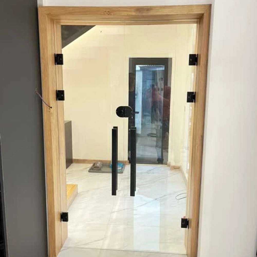 اجرای شیشه درب اداری