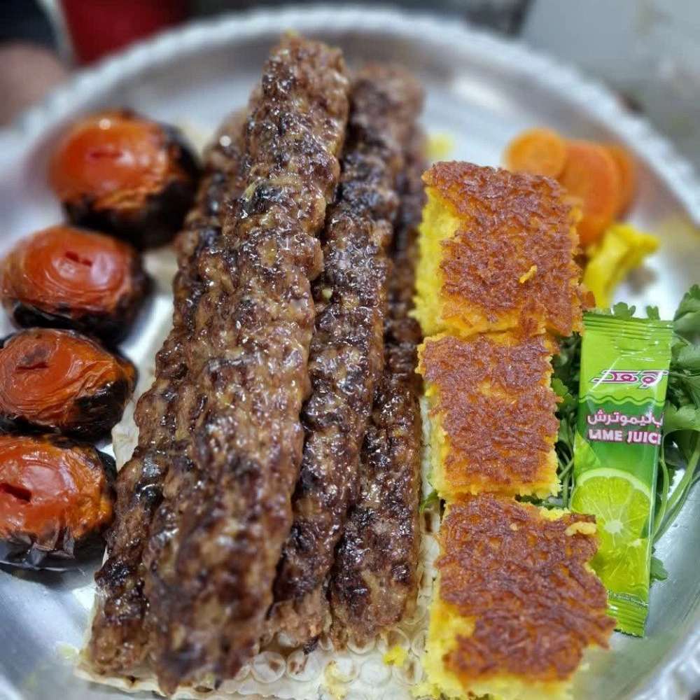 رستوران عمو قاسم در اردستان