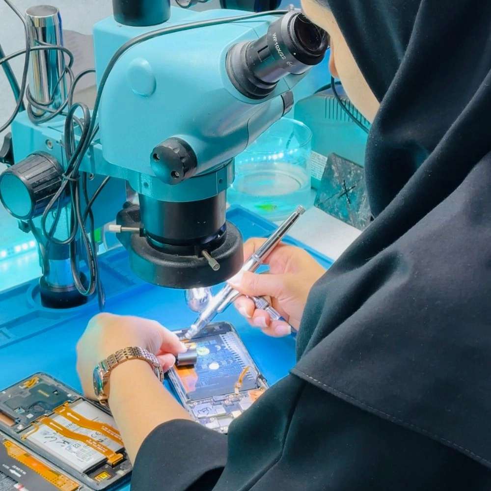 خدمات تعمیر موبایل در برازجان