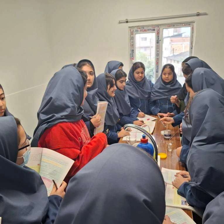 دبیرستان غیرانتفاعی دخترانه در آمل