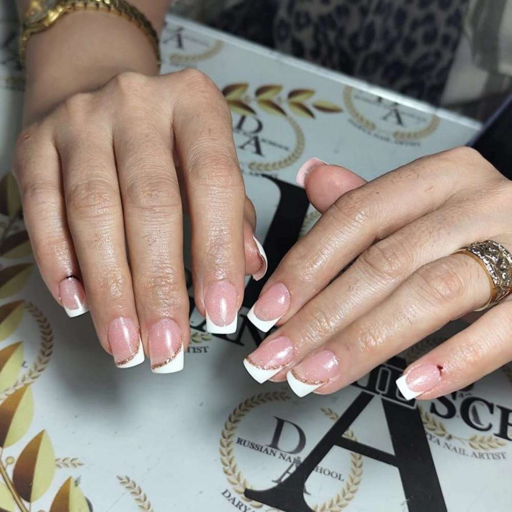 ژلیش ناخن حرفه‌ای