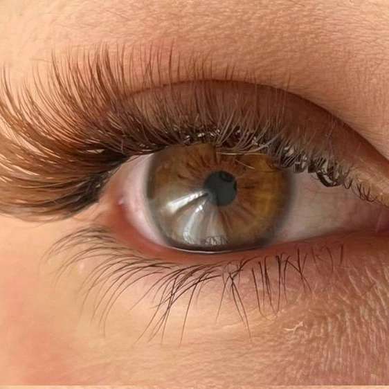 کاشت مژه کرج