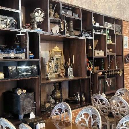 رستوران ایرانی با غذای