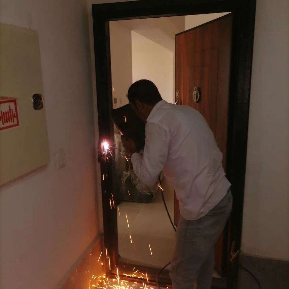 ساخت و نصب درب آکاردئونی ضد سرقت