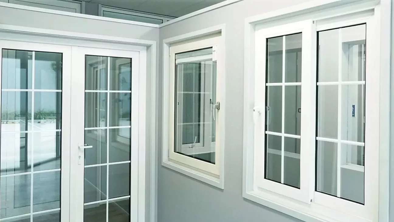درب و پنجره UPVC عایق گستران