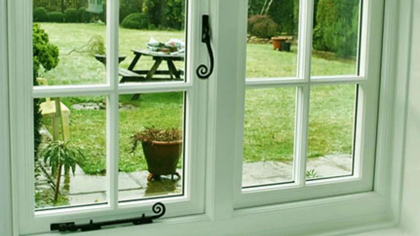 درب و پنجره UPVC عایق گستران