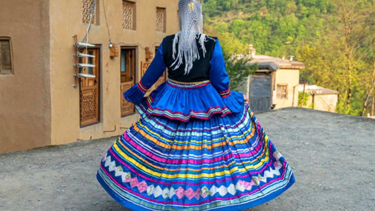 تولیدی لباس سنتی گیل ماه رخت