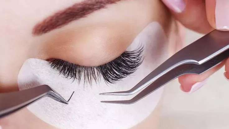 کاشت مژه آزی