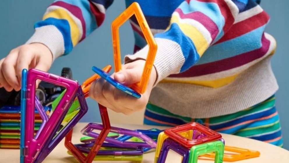 دنیای اسباب بازی باران