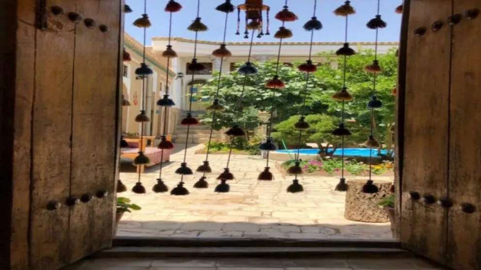 اقامتگاه بومگردی والاش