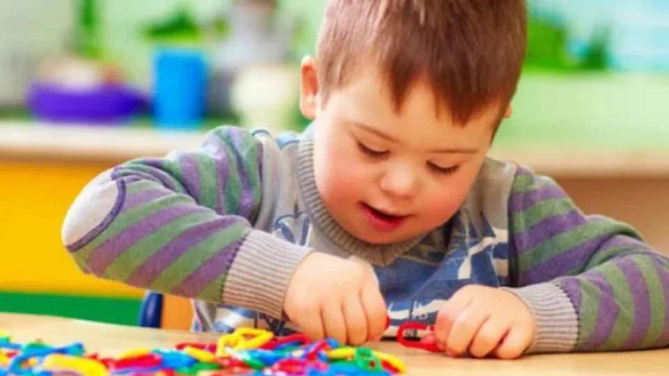 دکتر مجتبی تاج بخش