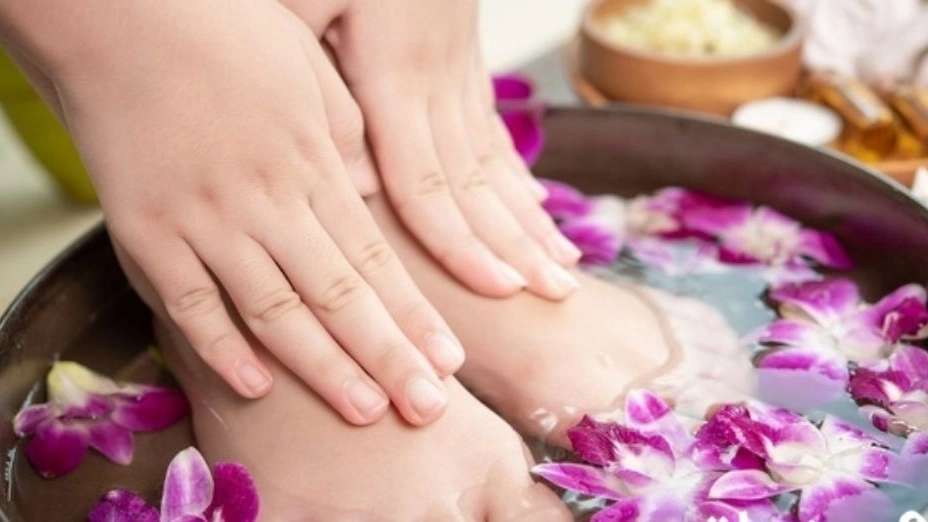 کاشت ناخن یاسمن شیرزاد