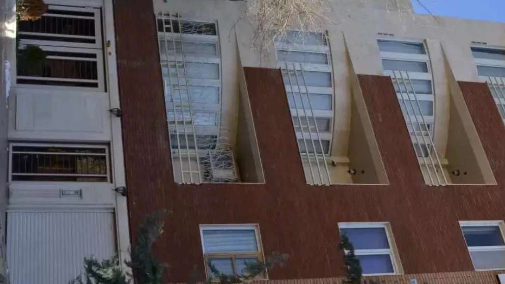 نمای ساختمان رومی رهام نما