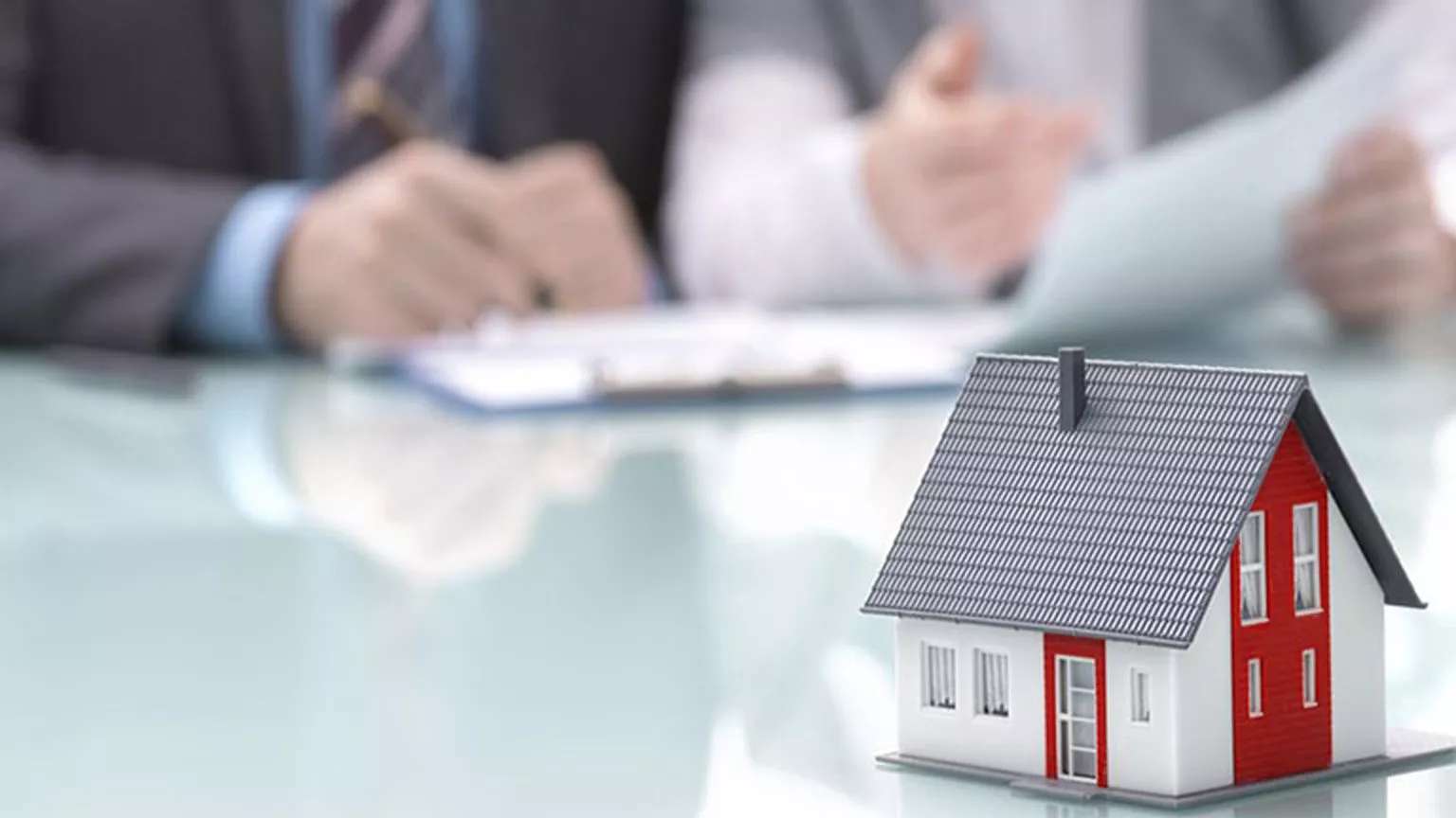 مشاور املاک رایمون