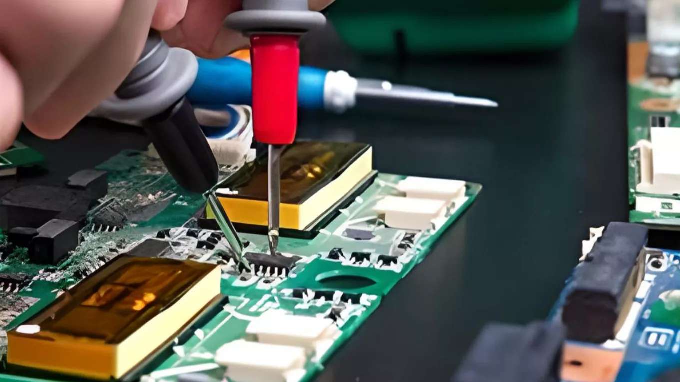 تعمیرات مانیتور خودرو