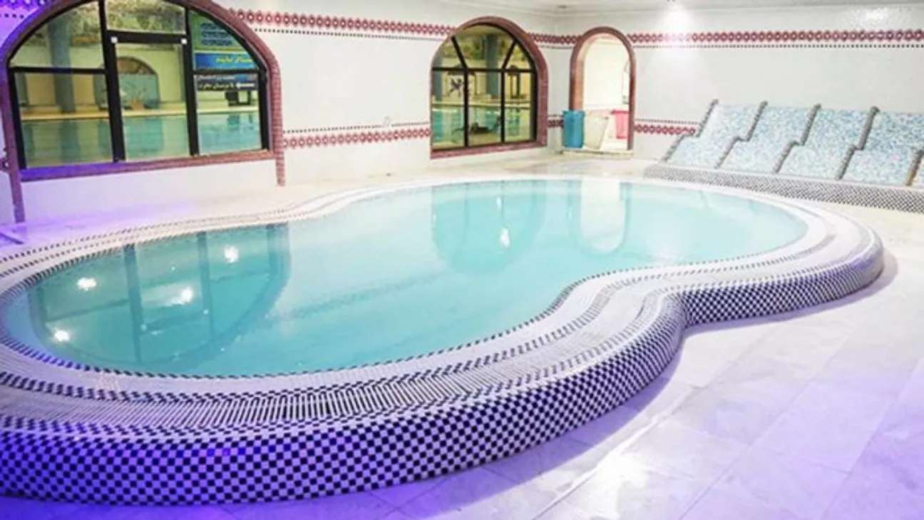 ساخت استخر و جکوزی پدیده