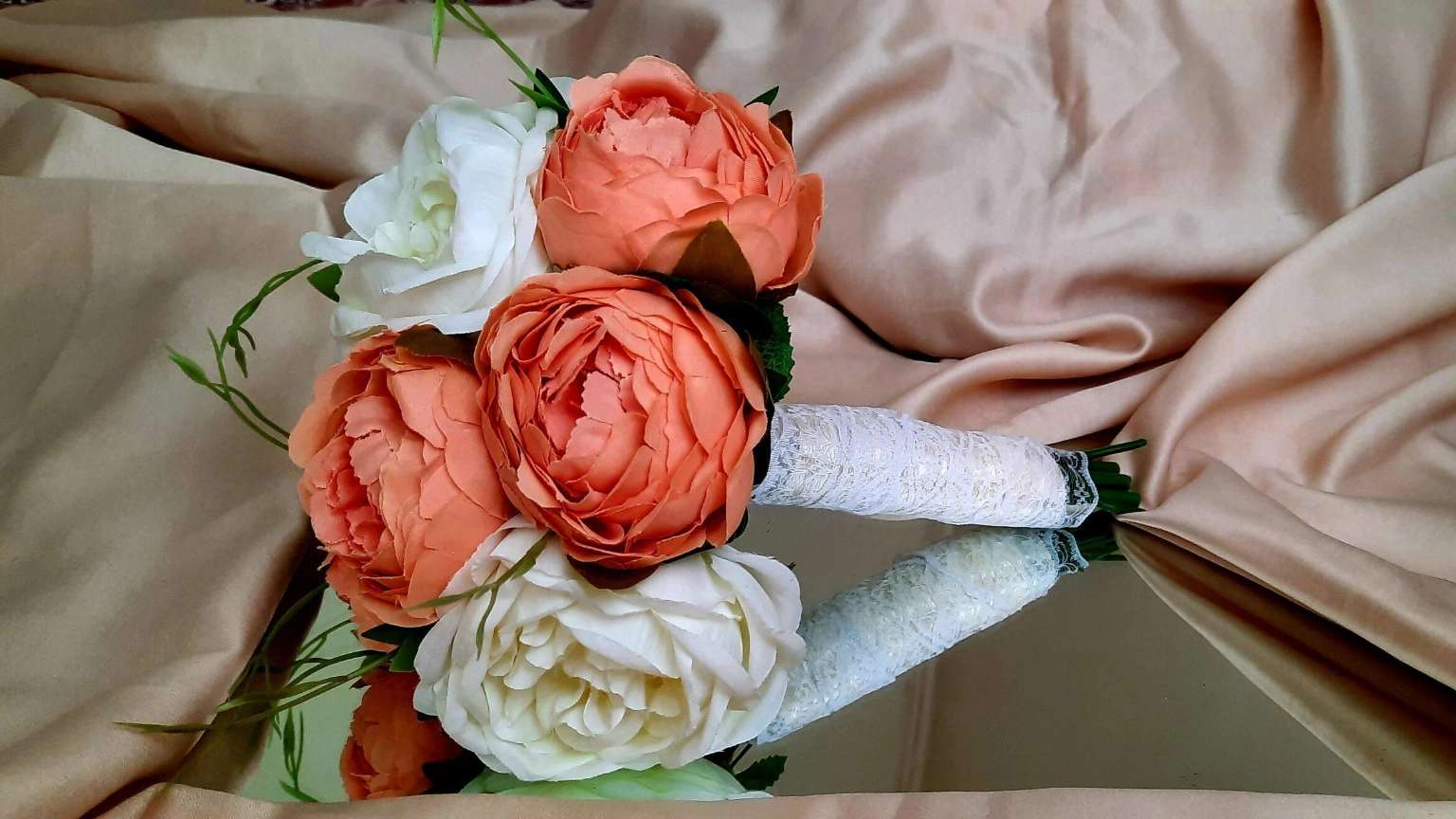 گل مصنوعی آرامیس