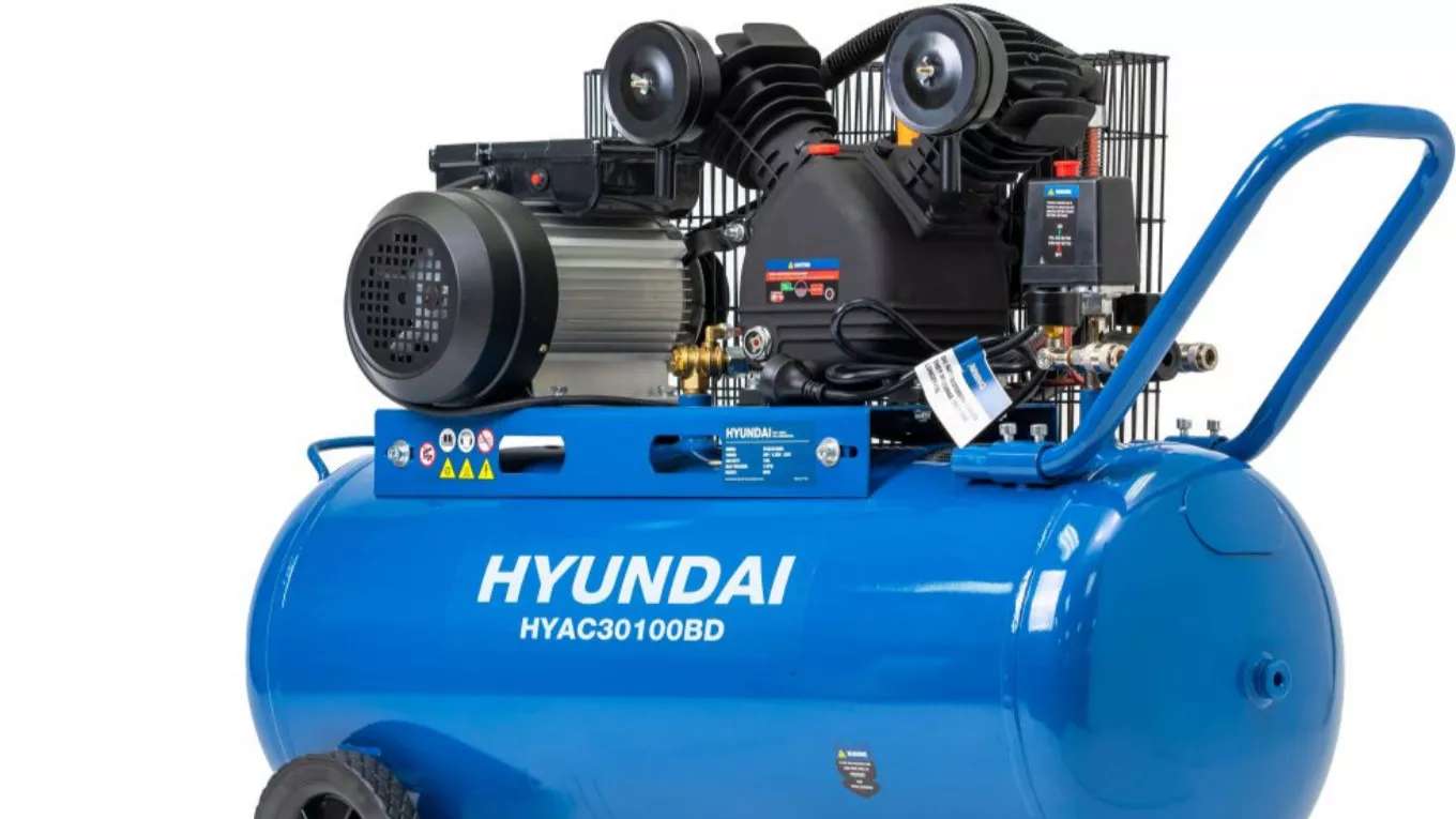 نقاشی خودرو رضا قومی