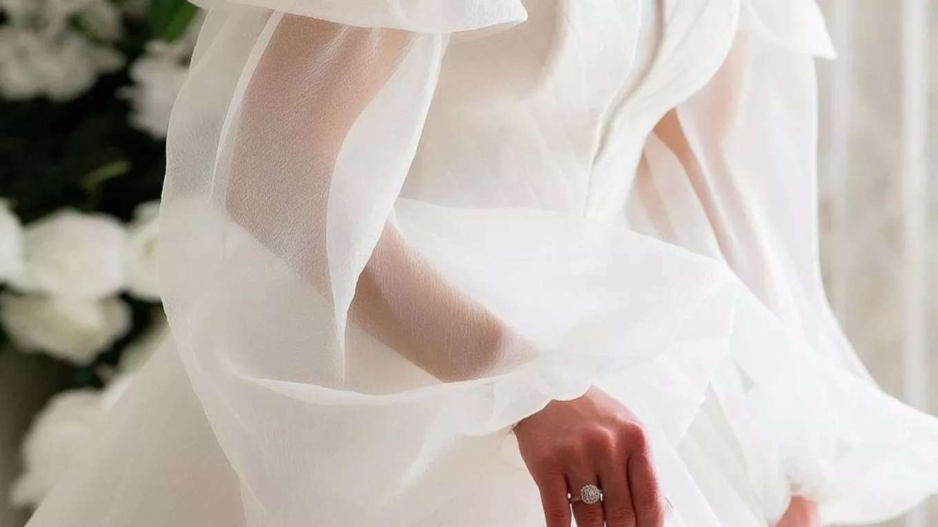 لباس عروس ققنوس