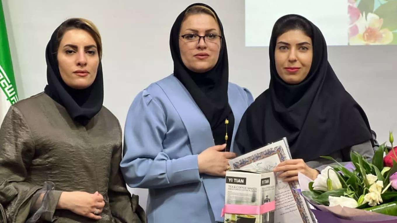 دبیرستان دخترانه اشراق