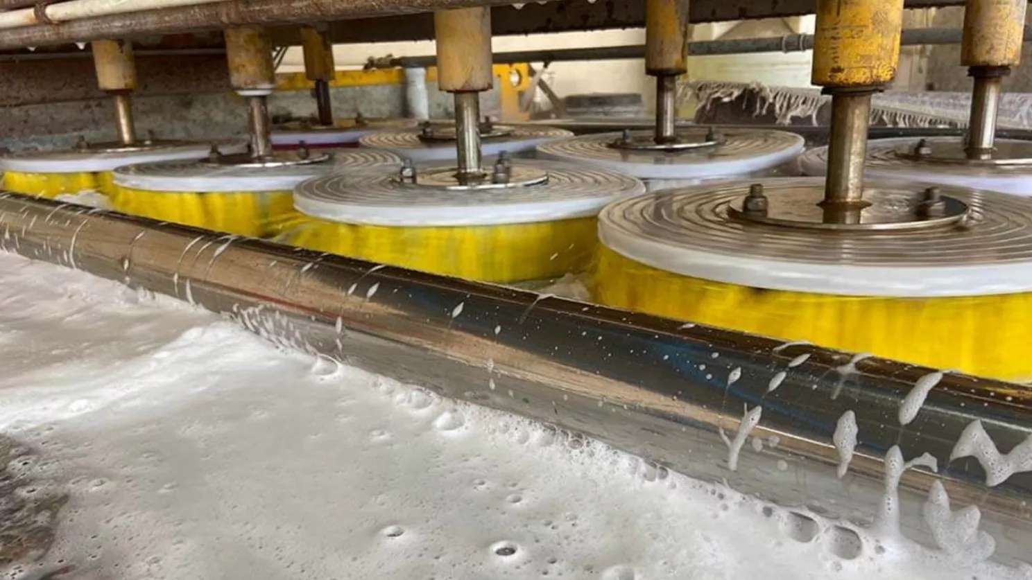 قالیشویی ماندگار در رشت